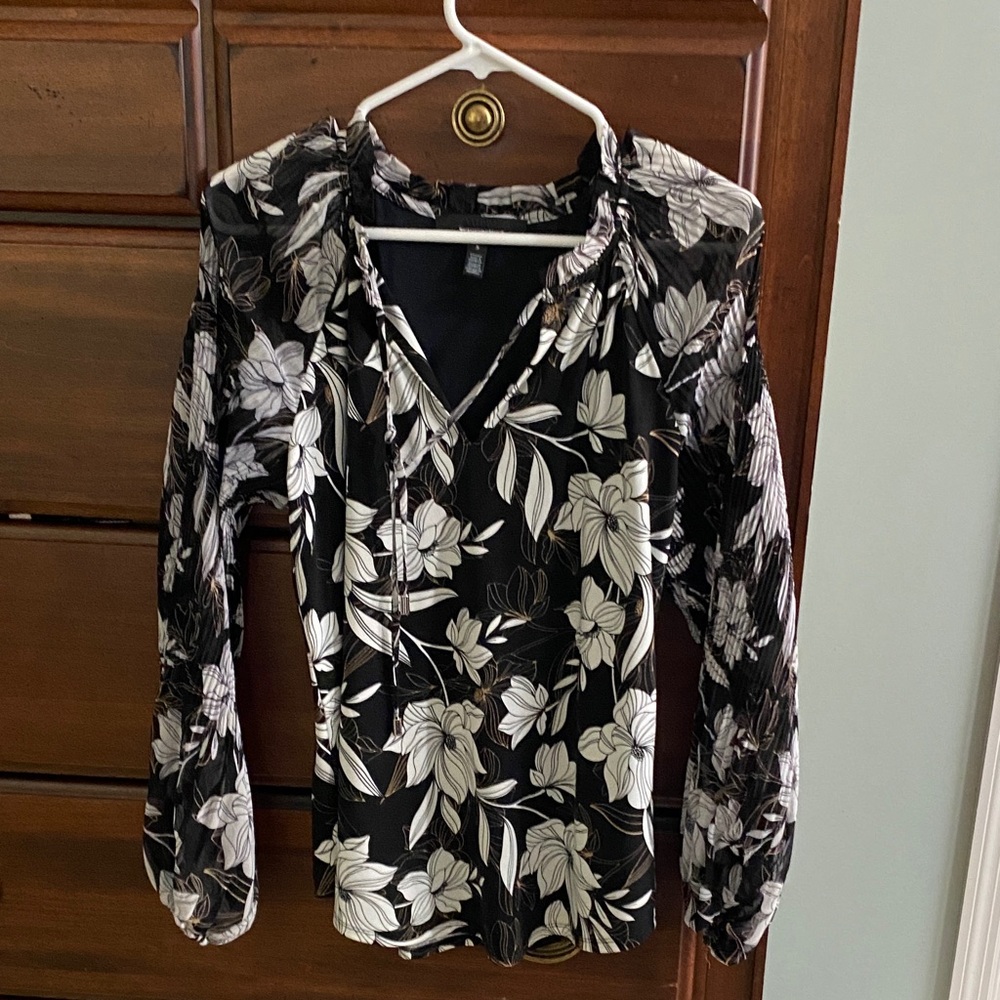 White House Black Market Black and White Floral Blouse